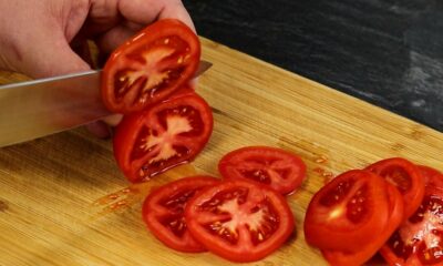 Боже, как вкусно! Я всегда буду так готовить! Просто нарежьте помидоры кружочками🍅! Вкусные Советы!