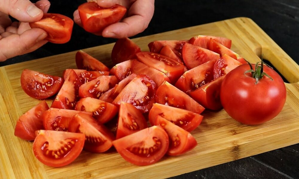 Боже, как вкусно! Я всегда буду так готовить! Просто нарежьте помидоры дольками🍅! Вкусные Советы!